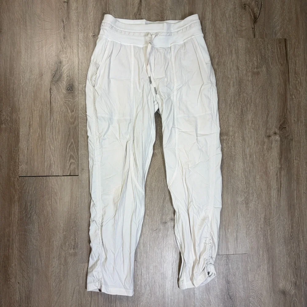 Lululemon Beyond the Studio Jogger White Size 4 Runched Leg White